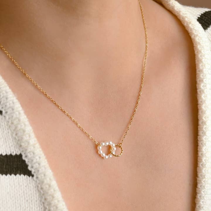 Linked Circle Pearl Necklace - Interlocking Circles Pendant for wholesale by Blueyejewelry
