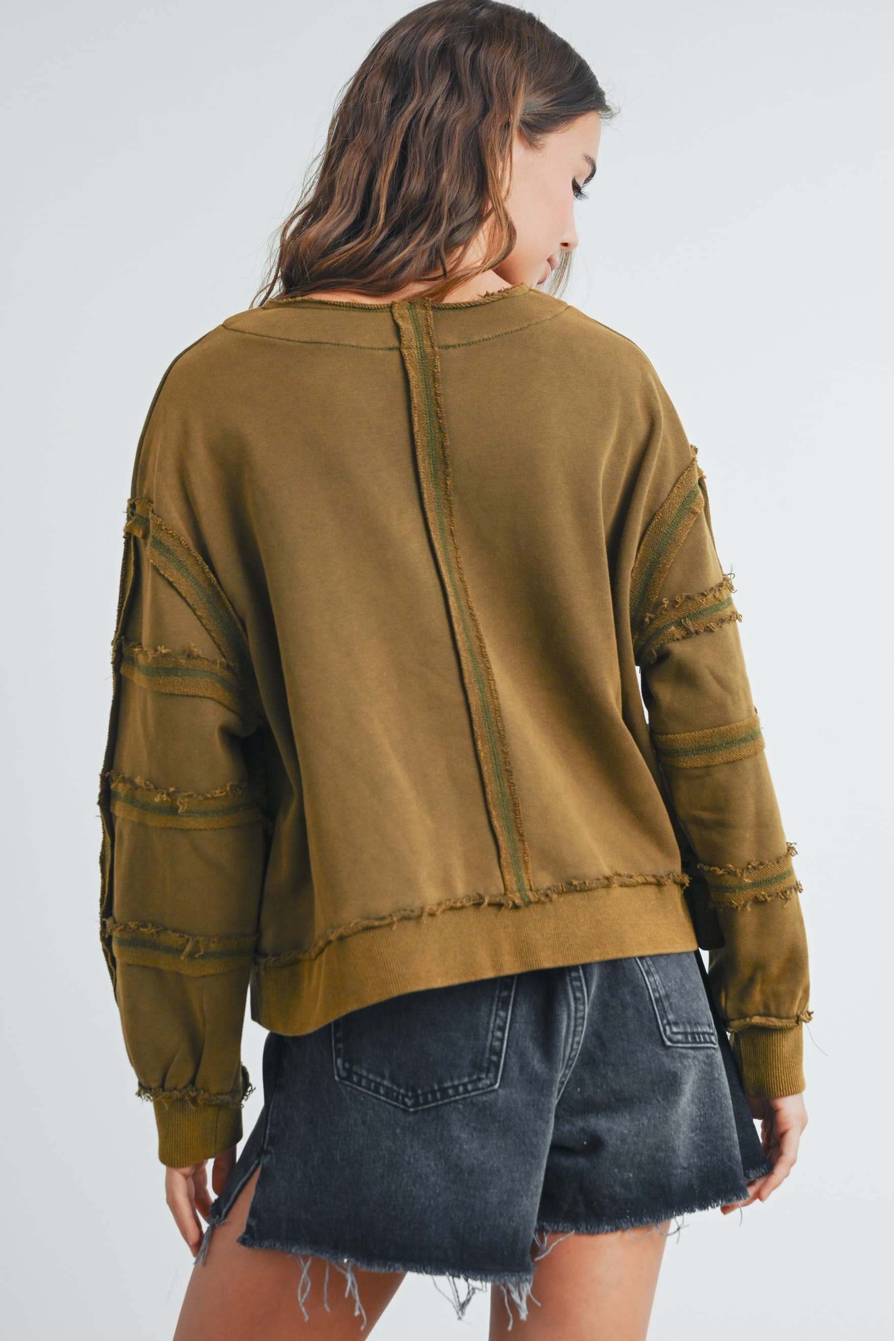 BUTTERMELON - Wholesale Sweatshirt - Women's - Washed French Terry Round Neck Pullover - BMT73018