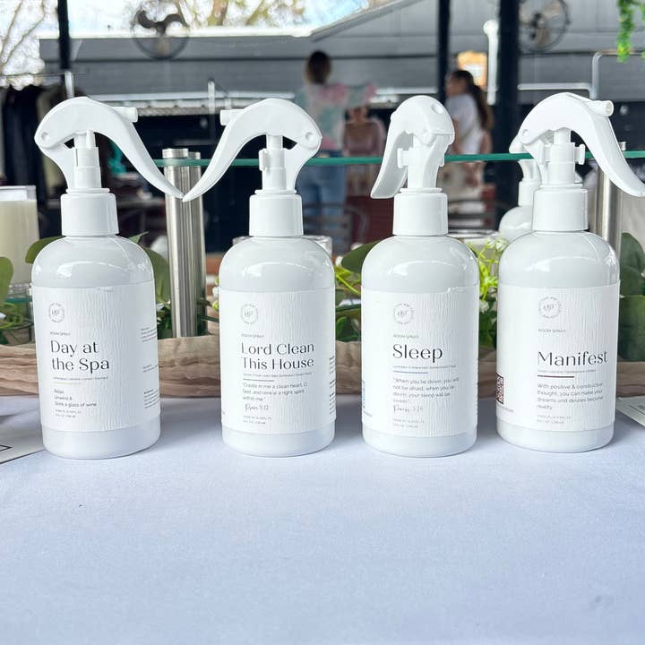 Unlabeled 8oz Room Spray for wholesale by Walk By Faith Candles Co.