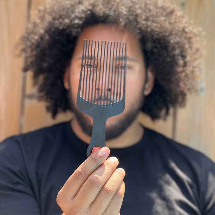 Chicago Comb Co. - Wholesale Hair Brush/Comb - Model No. 11 Carbon Fiber Comb