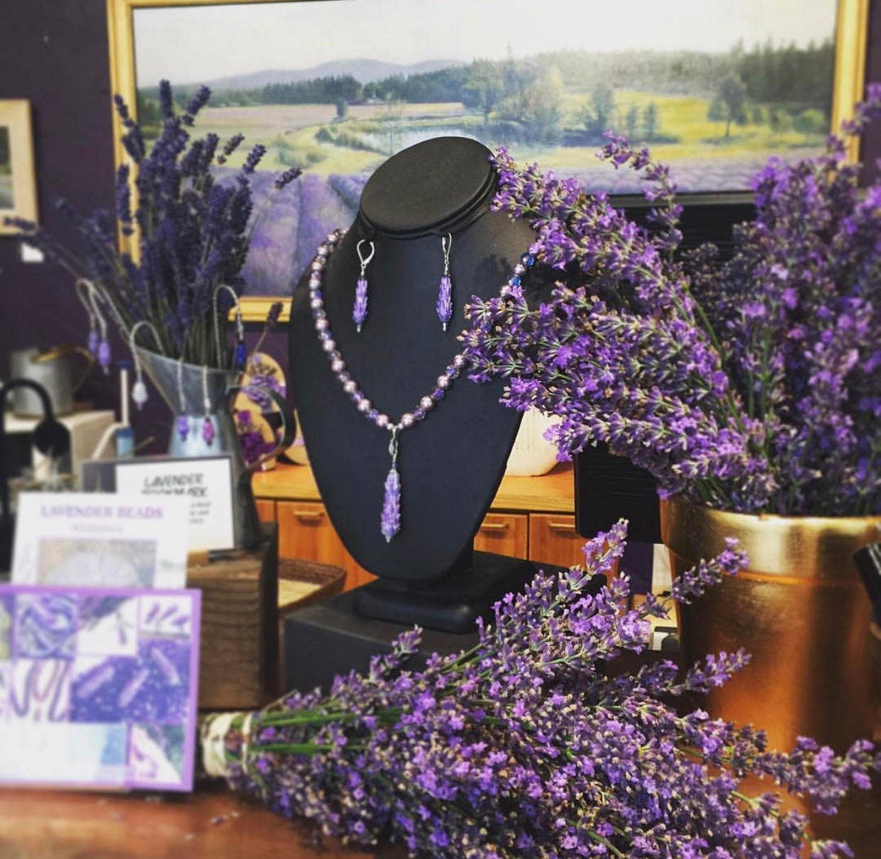 Lavender Beads - Vendita all'ingrosso Collana con ciondolo/pendaglio - Ciondolo lungo con perline di vetro color lavanda su catenina in argento da 61 cm, grande4