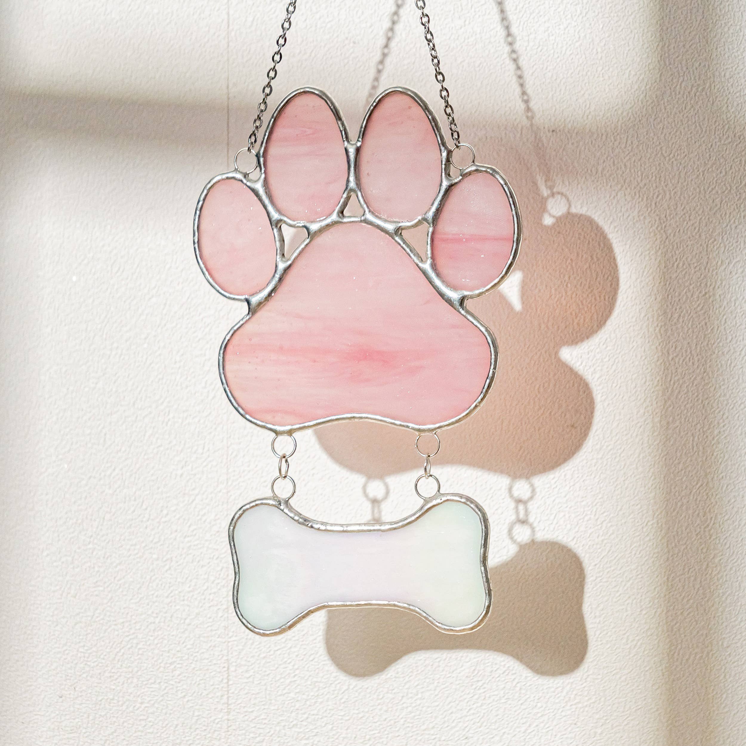 MondoBellissimo - Vente Attrape-soleil - Attrape-soleil commémoratif patte d'animal en vitrail Q1916