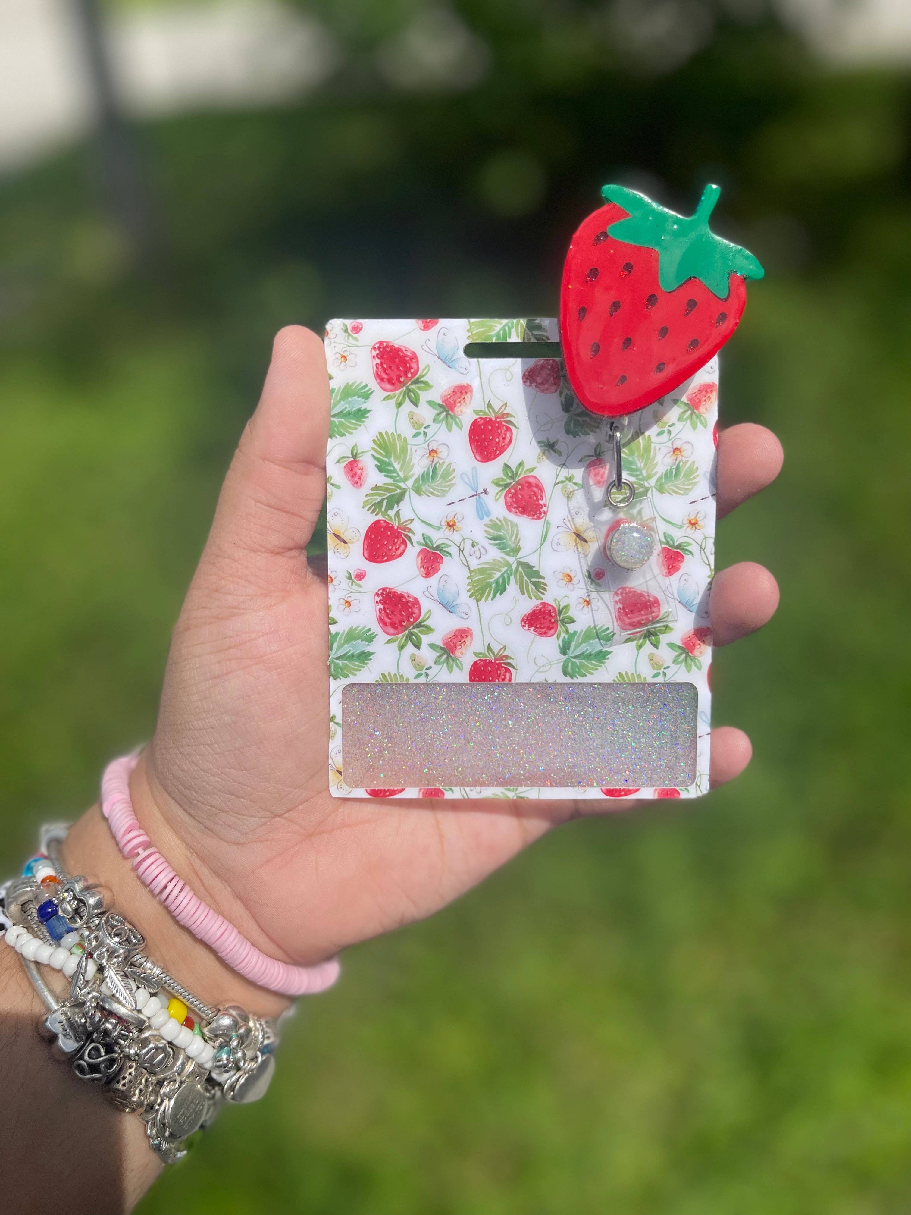 Rose Magnolias - Vendita all'ingrosso Accessorio per badge - Donna - Bobina con distintivo a forma di fragola5