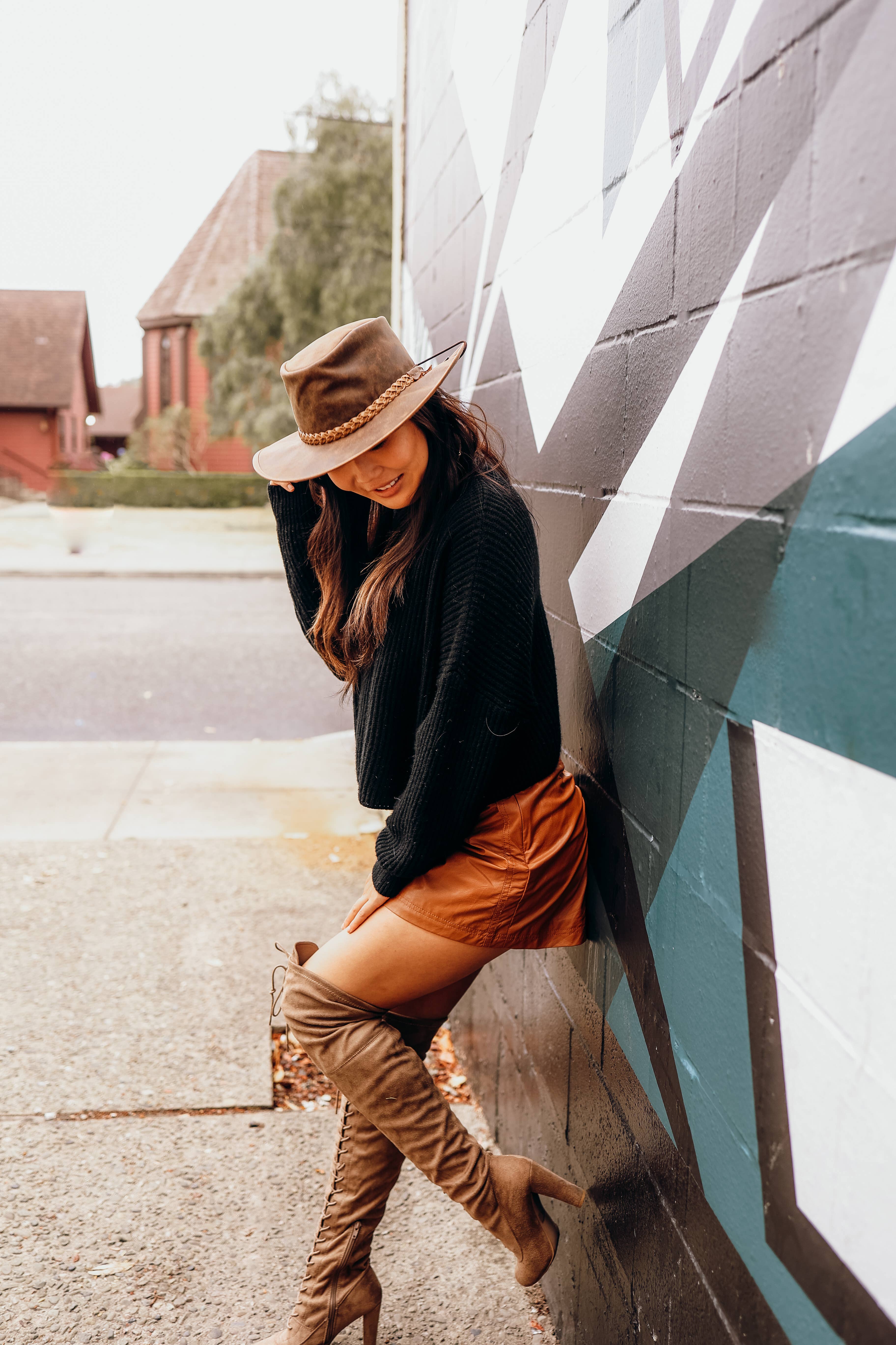 American Hat Makers - Wholesale Cowboy Hat - Unisex - Premium Crushable Leather Outback Hat - Style Crusher28