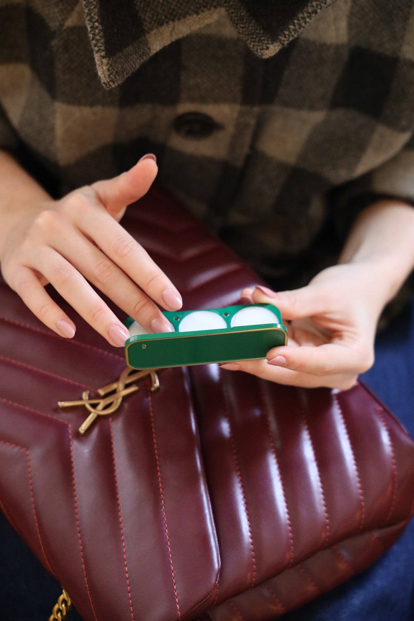 ēma fragrance - Vente Miroirs de poche - Ibiza Jade - Boîtier Rechargeable pour Parfum Personnalisé1