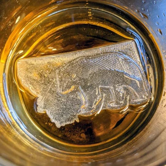 Moule à glaçons pour whisky Montana State and Bear pour la vente par Siligrams