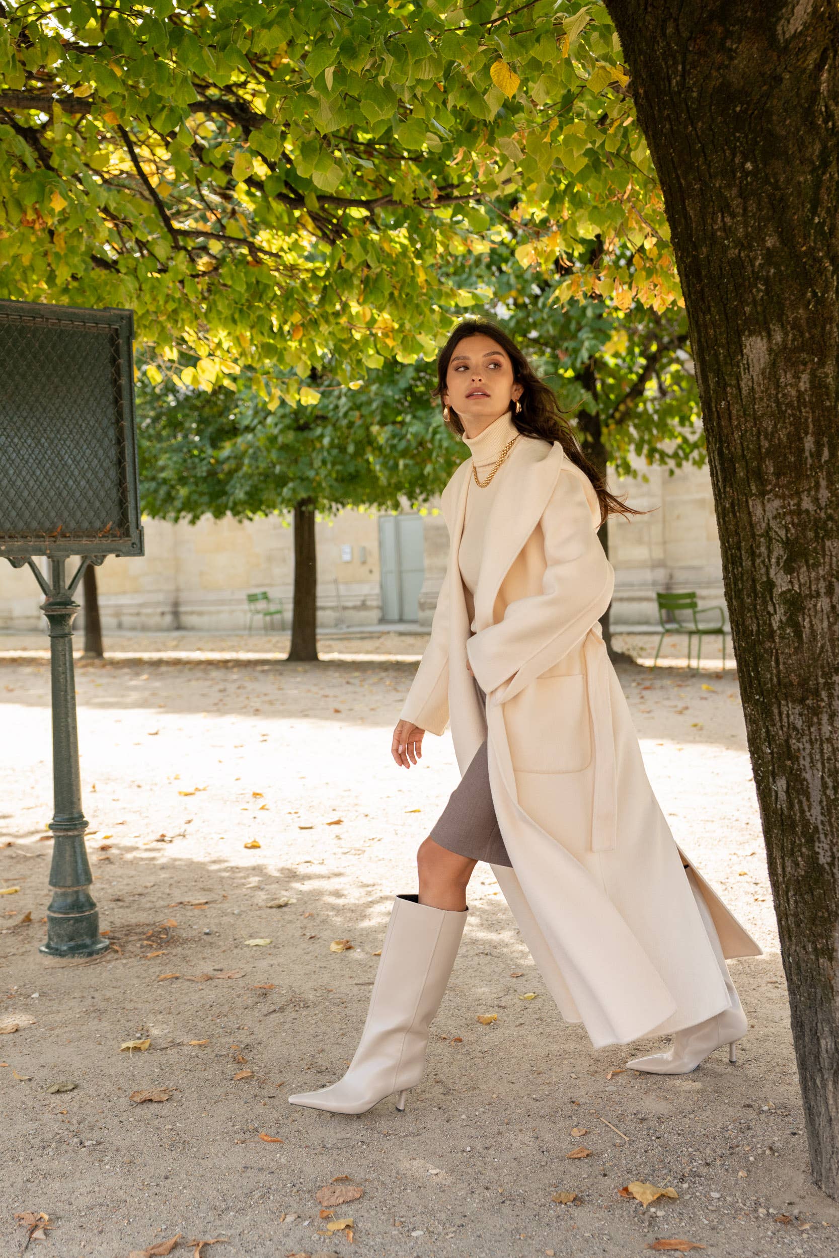 Attentif Paris - Wholesale Coat - Women's - Hand-sewn long wool coat with large hood and belt39