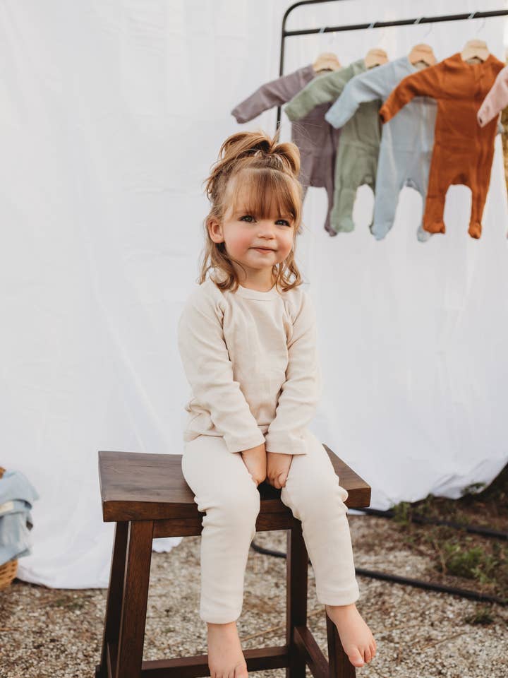 Conjunto Básico em “Aveia” por atacado de Chubby Lamb