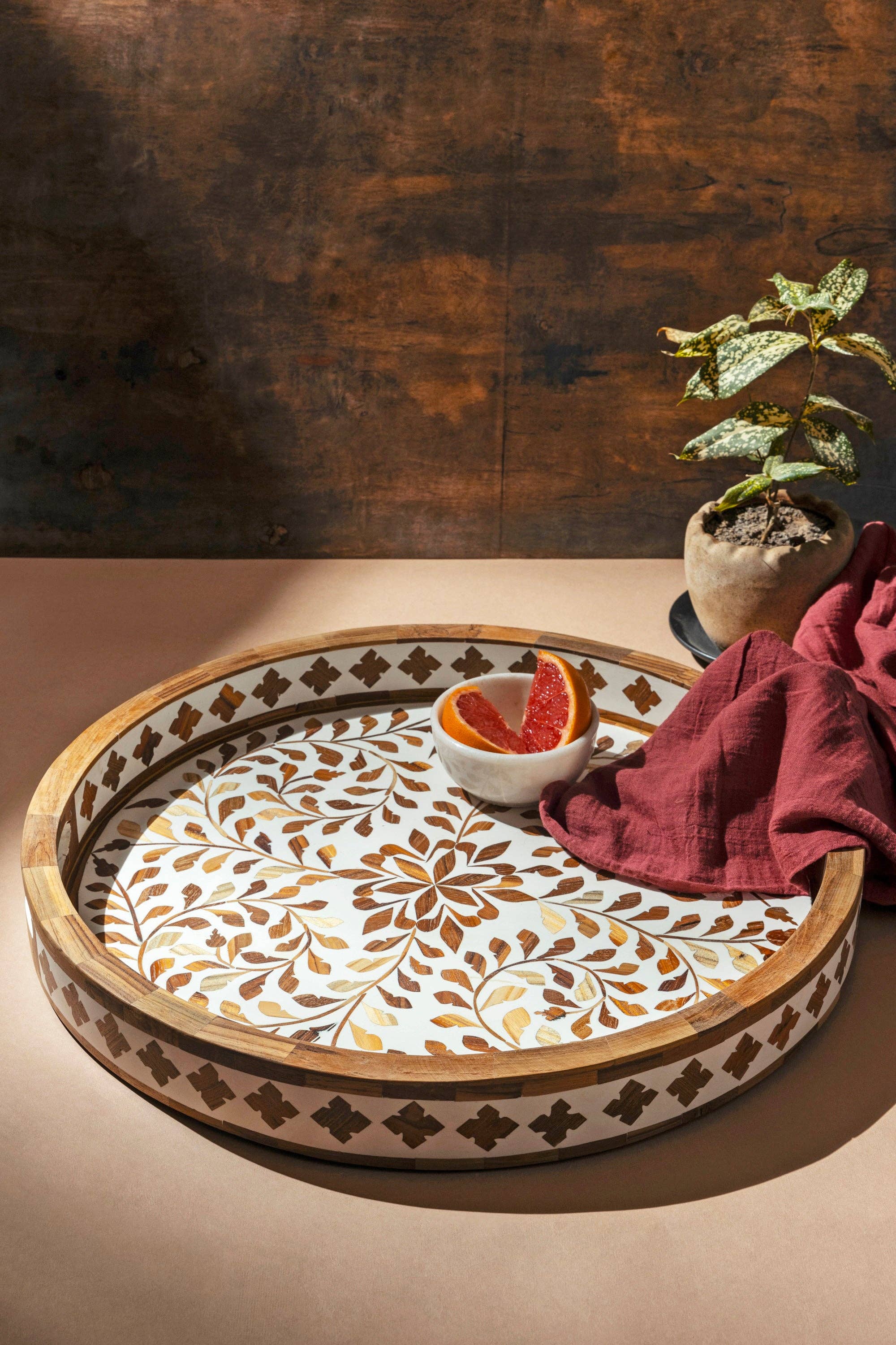 GAURI KOHLI – wholesale Decorative tray – Jodhpur Collector’s Inlay Round Tray4
