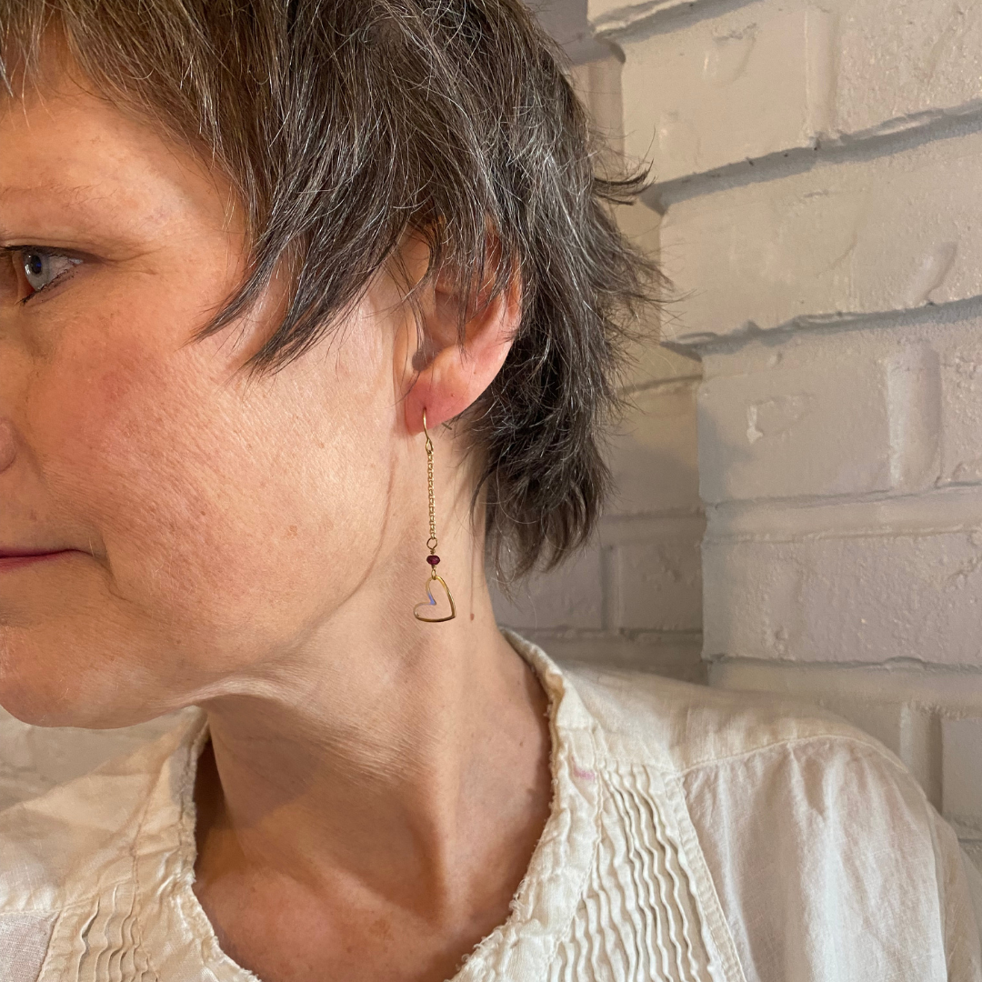 Seeds - Vendita all'ingrosso Orecchini pendenti - Orecchini a cuore in oro opaco | ciondolo in ottone con pietre semipreziose7