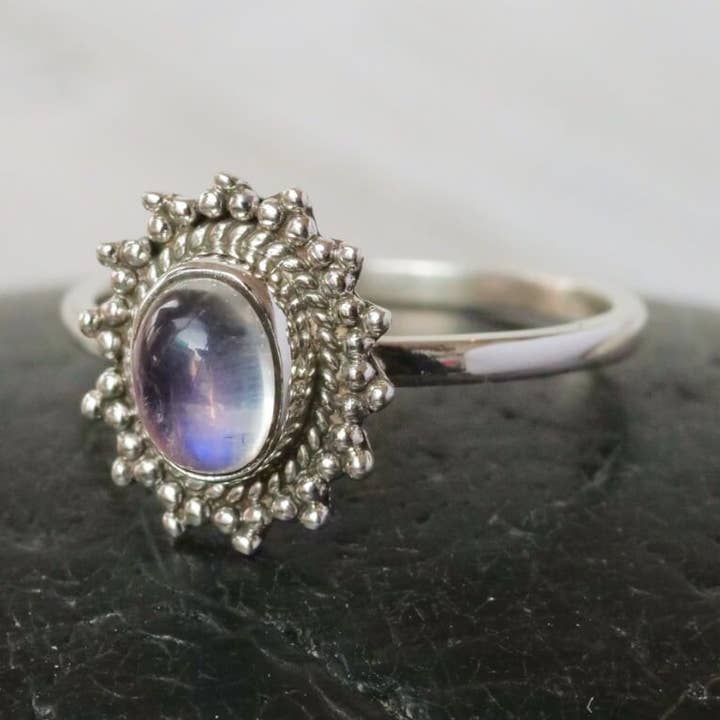 Bague en argent sterling avec pierres de lune tachetées pour la vente par Baizaar
