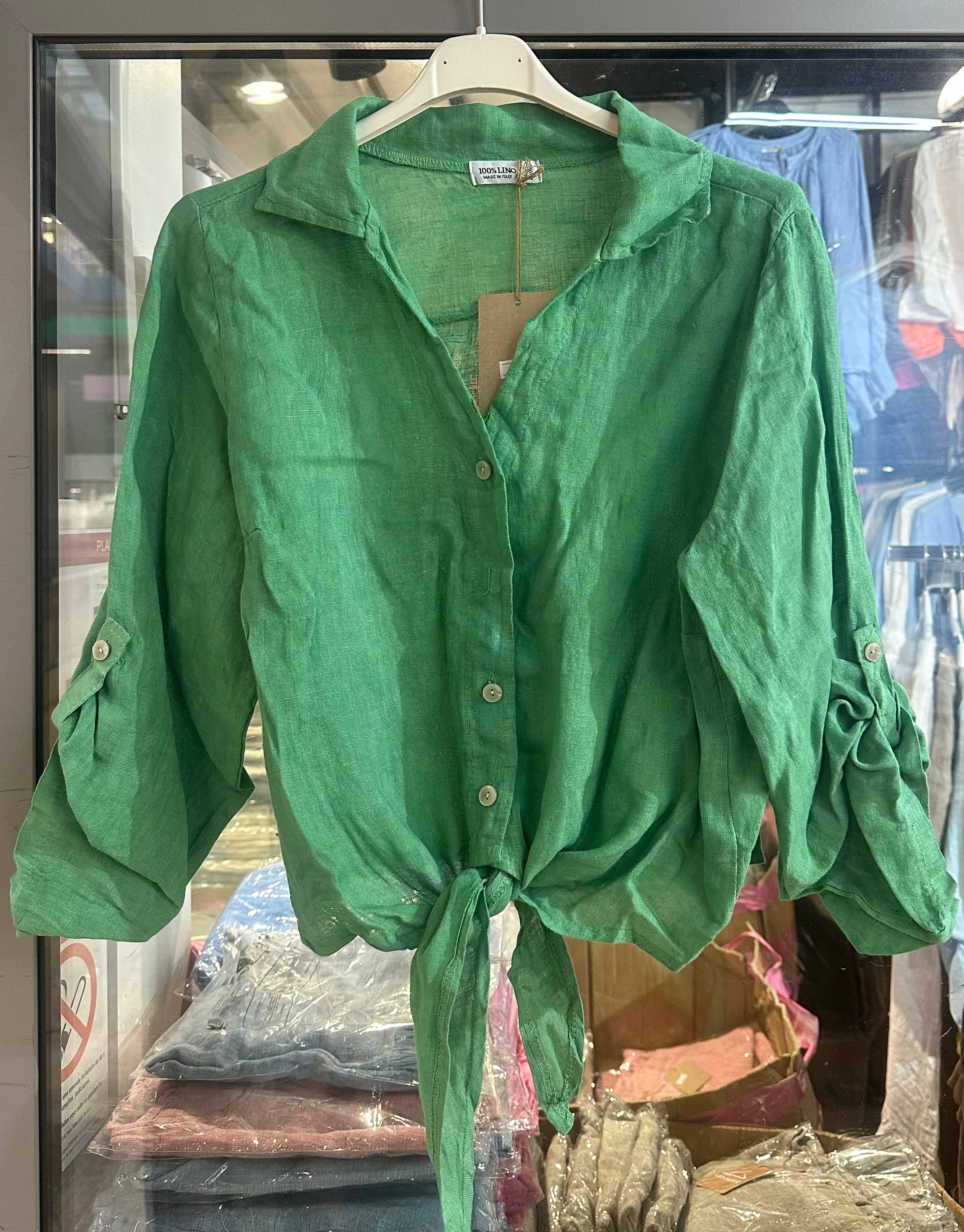 LÉA & LUC - Venta al por mayor Camisa con botones - Mujer - Camisas anudadas a la cintura en 100% lino REF. 220238