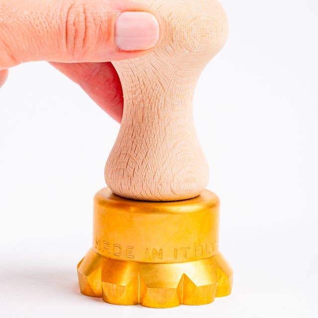 LA GONDOLA – wholesale Kitchen tool/gadget – Round Flower Ravioli Pasta Cutter, Stamp in brass 8