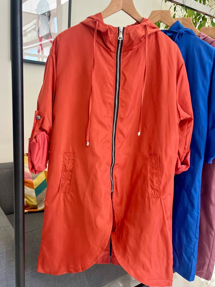 SWEET MAGIC MODA Y COMPLEMENTOS - Wholesale Raincoat - Women's - THREE-QUARTER REFLECTIVE RAINCOAT 1