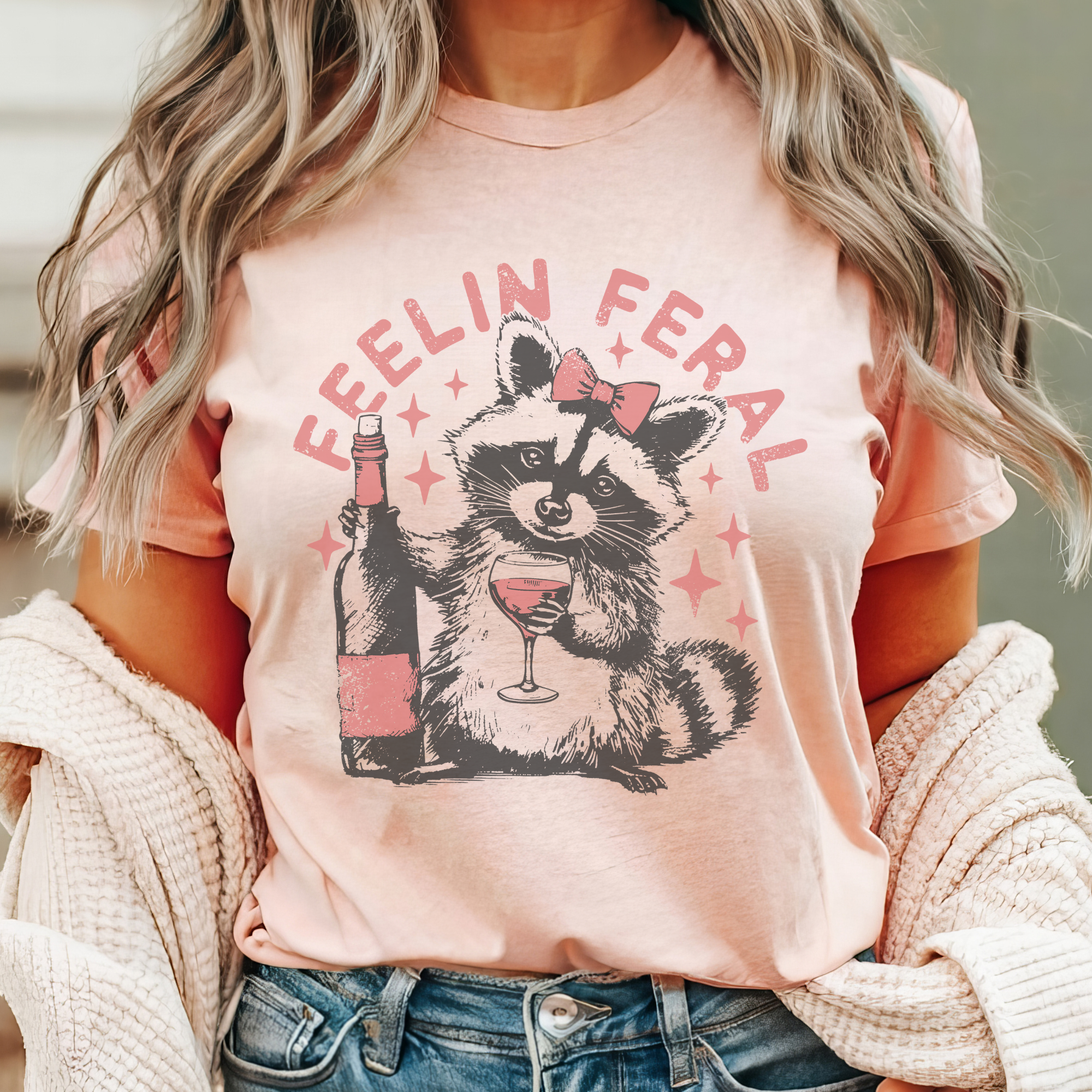 Trendznmore - Modern Graphic Apparel – T-shirt estampada - Mulher por atacado – Camiseta Gráfica Feelin Feral Wine3