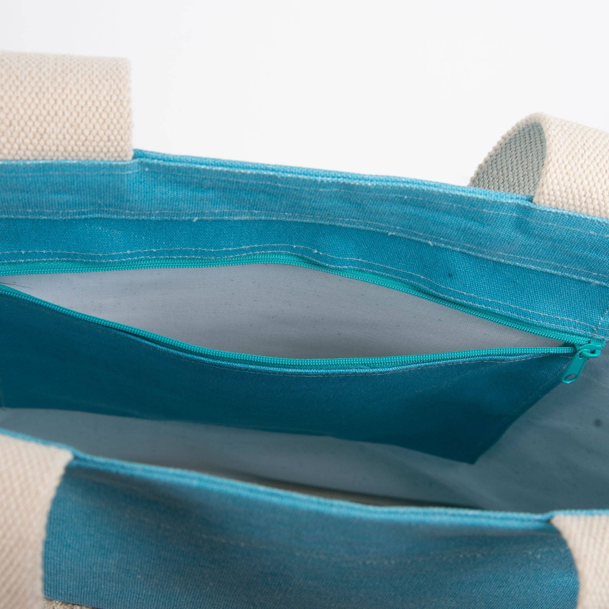 Howard's - Wholesale Beach Bag - Aruba Water Resistant Embroidered Beach Tote Bag2