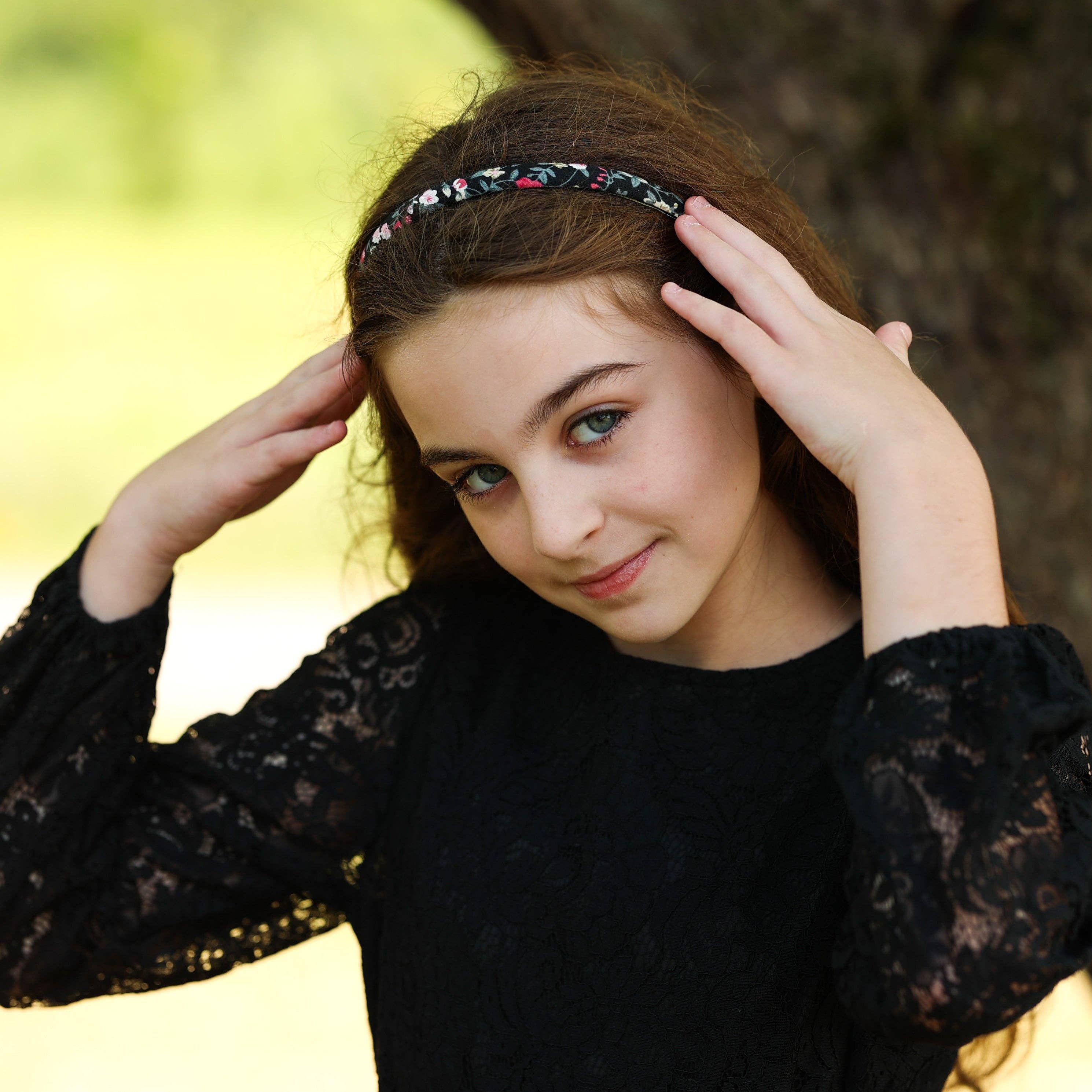 Frog Sac - Vente Serre-tête – enfant - Bandeau fin à fleurs - Accessoires pour cheveux antidérapants pour enfants23