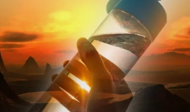 ERTH World Corp DBA Stone+Sage - Vendita all'ingrosso Attrezzatura per meditazione - Rituale di pulizia con cristalli del solstizio d'estate con acqua caricata dal sole 2