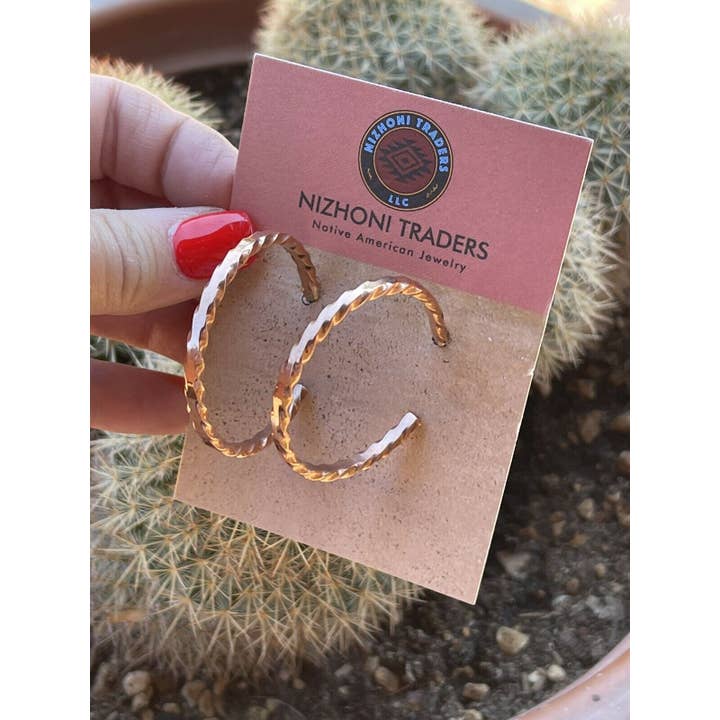Nizhonitradersllc – Brincos de argola por atacado – Brincos de argola estilo corda de cobre Navajo7