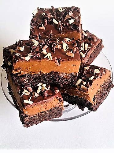 Luxury Dulce de Leche Che Brownies (Large Box of 6) for wholesale by Anthony James Chocolate