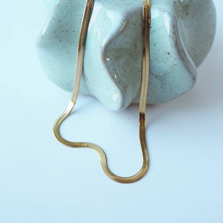 Collar Plano de Serpiente Dorado – Chapado en Oro de 18K y Resistente al Deslustre para venta al por mayor de Custom Made