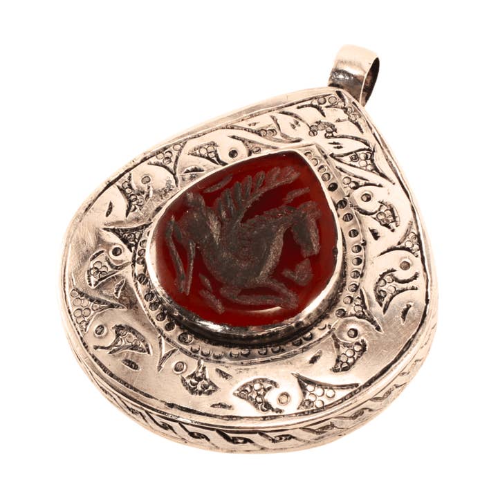 Colgante de Pegaso de Plata de Ley con Piedra Tallada – 43mm para venta al por mayor de Continental Beads