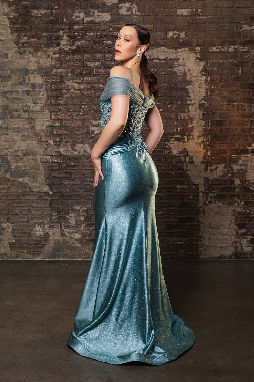 LA Merchandise - Vendita all'ingrosso Abito da sera - Donna - Abito da Cerimonia per la Madre dello Sposo con Spalle Scoperte e Paillettes GownLA21519