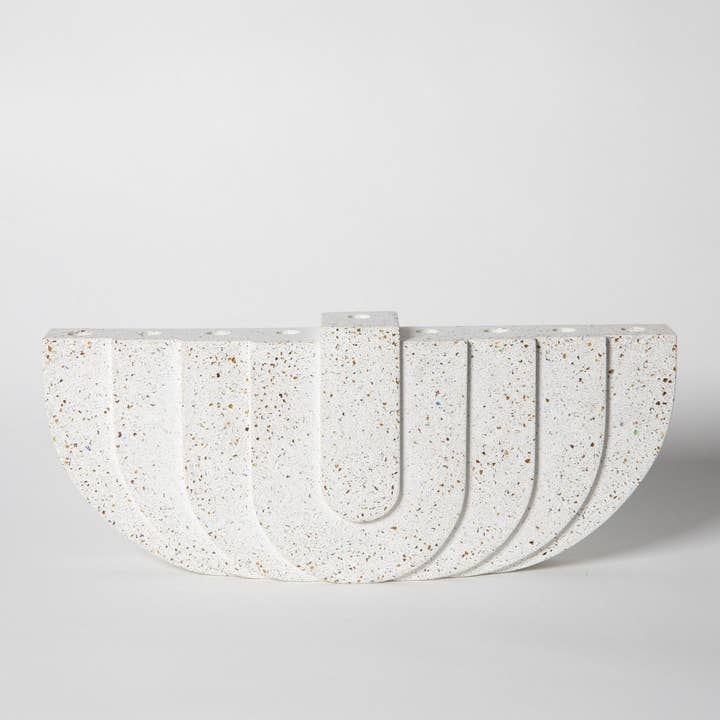 Menorah | Terrazzo blanc pour la vente par pretti.cool