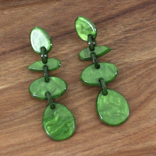 E24417 4 Tropfen Polyresin Statement Ohrhänger für den Großhandel von Pretty Persuasions