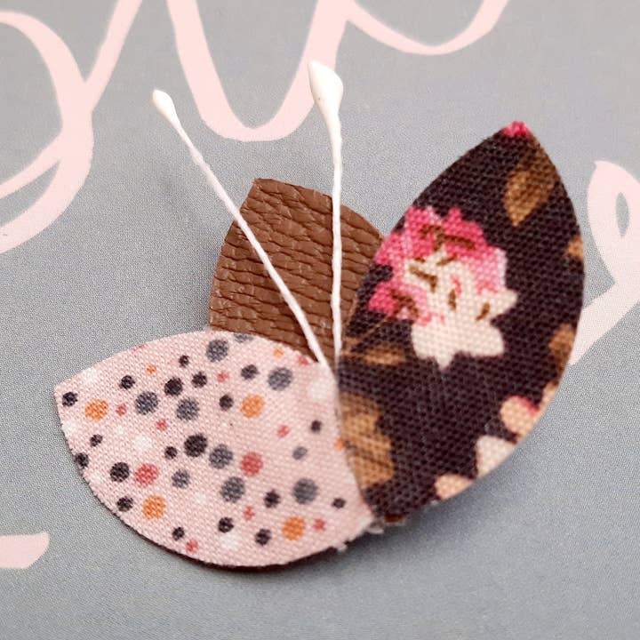 Spilla in pelle con petali e tessuto con fiori di loto, idea regalo per la vendita all'ingrosso da parte di JUL ET FIL