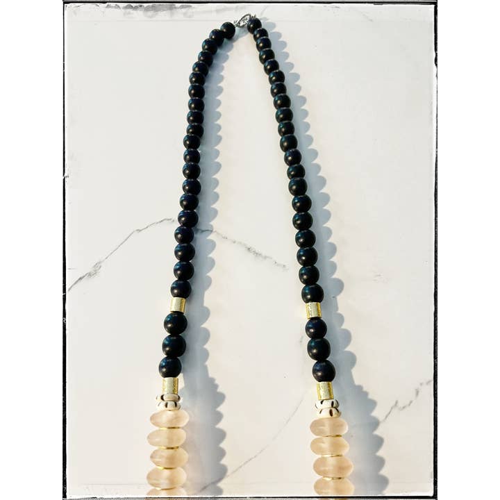 GentrybyJenna – Engroshandel Perlehalskæde – Afrikanske knogle genanvendt glas & træ perle halskæde sort pink2