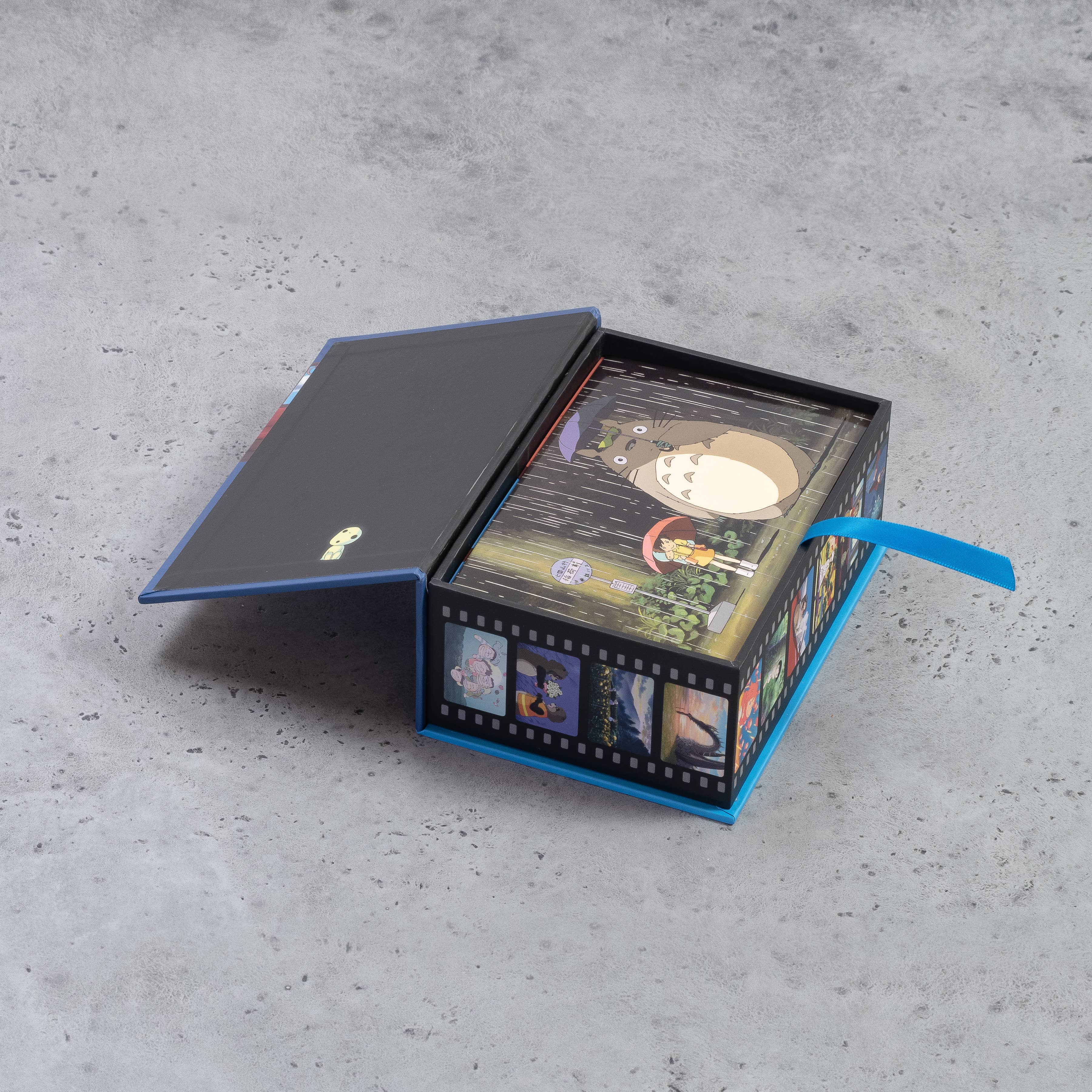 Chronicle Books - Wholesale Postcard Set - Studio Ghibli: 100 Collectible Postcards3