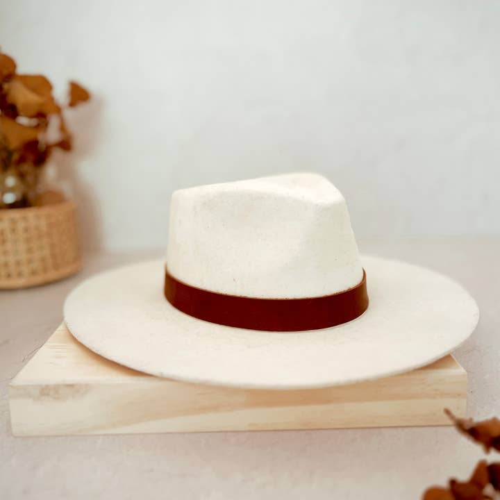 Leah – wholesale Hattaccessoar - Dam – Läder hattband, cowboyhatt tillbehör, hattbar, västerländsk