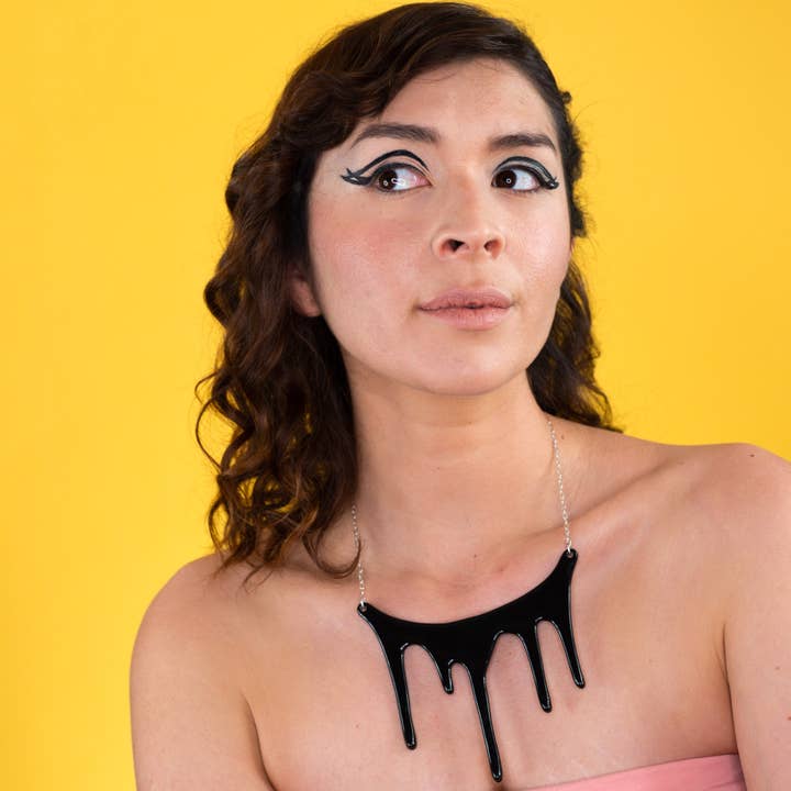 Darling Marcelle - Wholesale Pendant/Charm Necklace - Drip Black Statement Necklace2