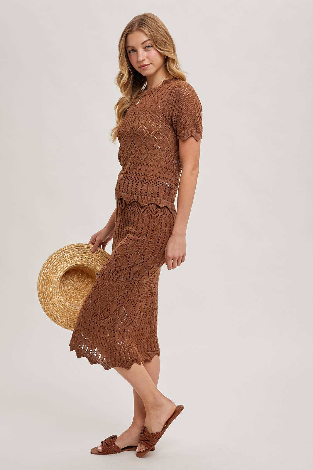 Bluivy – Großhandel Set aus Oberteil und Rock – Damen – GEHÄKELTES STRICKPULLOVER UND ROCK MIT WELLENSAUM-SET15