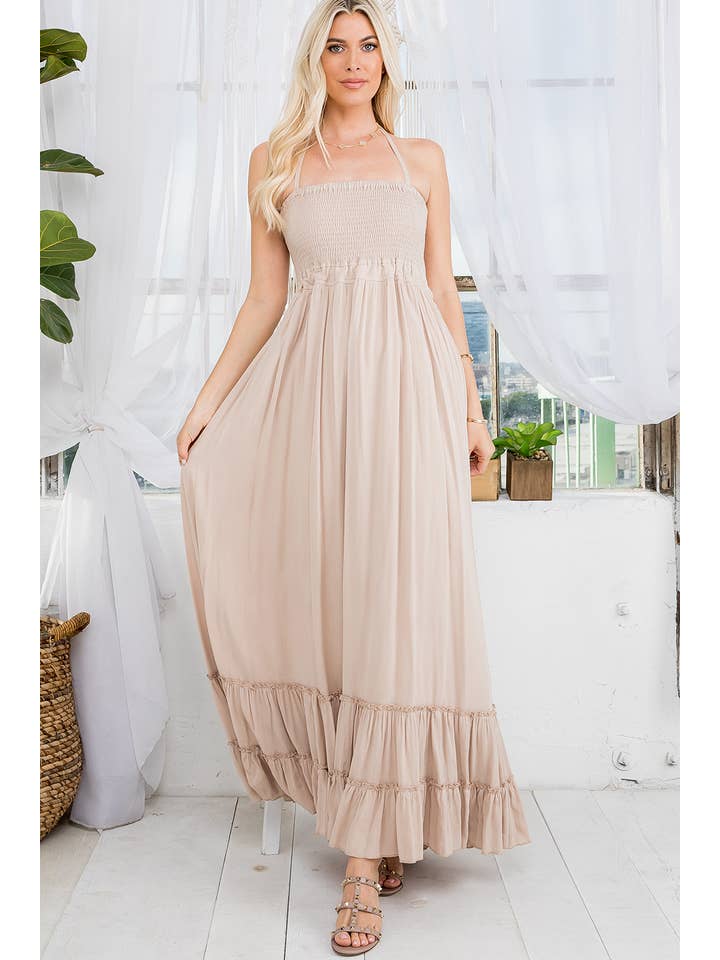 Sweet Lovely by Jen – Großhandel Kleid – Damen – MAXIKLEID MIT RÜCKENAUSSCHNITT UND GESMOKTEM STUFENROCK40