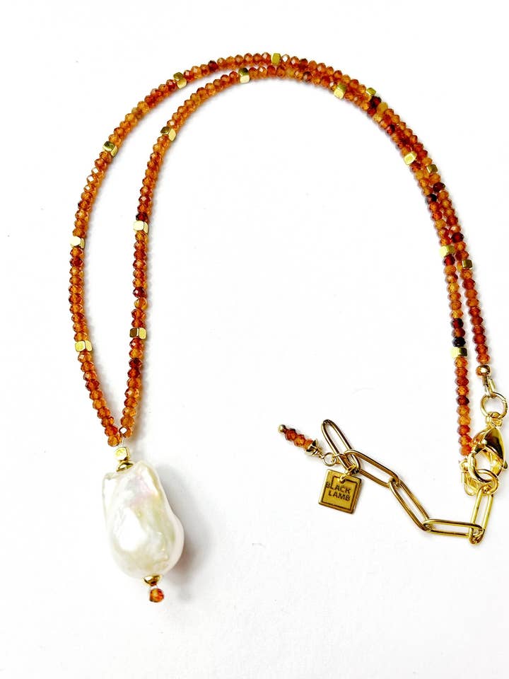 Collar de Perlas Barrocas y Cornalina con Cuentas para venta al por mayor de Black Lamb Design