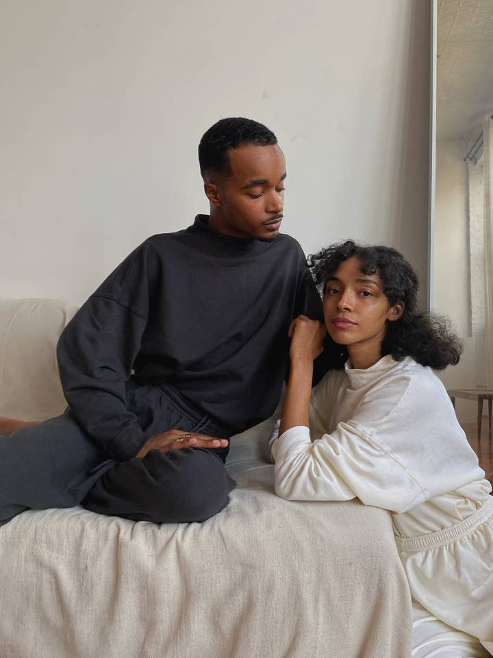 Na Nin - Wholesale Sweatshirt – Unisex - James Cotton Mock Neck Sweatshirt16