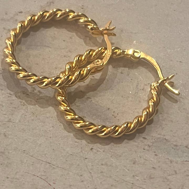 Vivaz - Fine Jewellery - Vente Créoles - Créole torsadée « Nora » plaquée or1