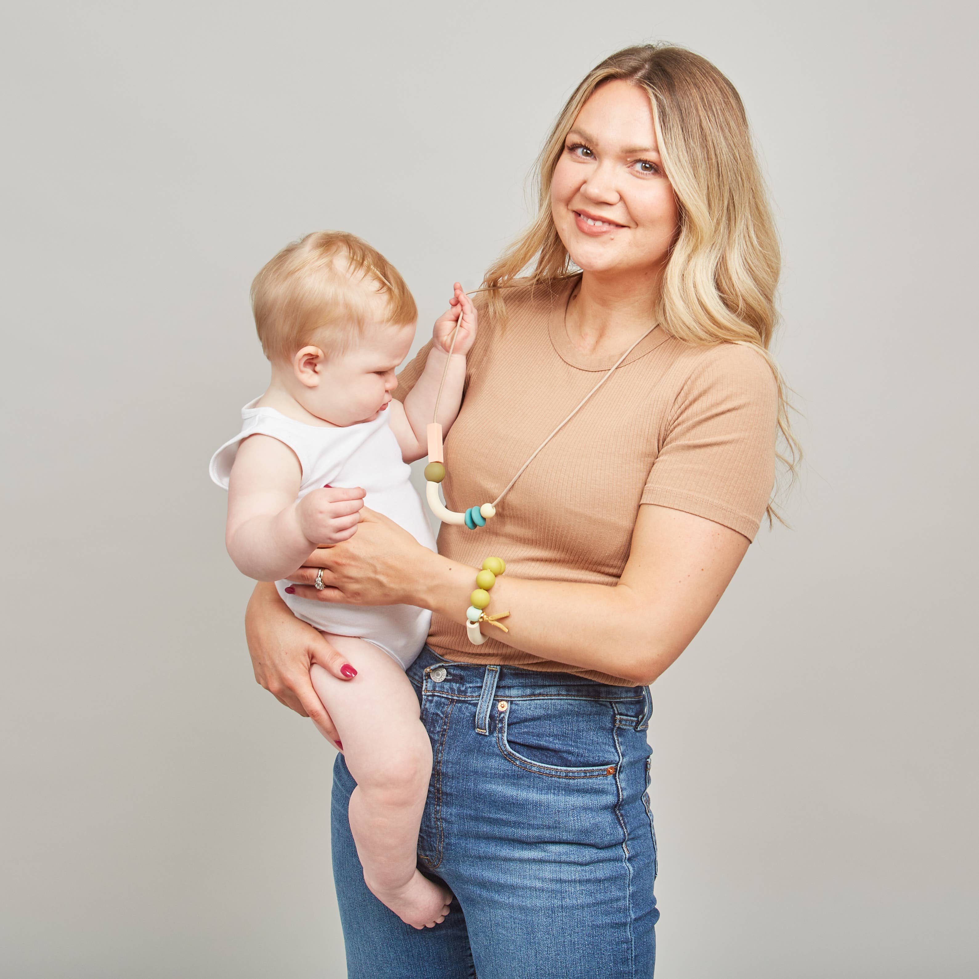 January Moon - Wholesale Teething Necklace - Baby - Dewdrop Balance Teething Necklace3