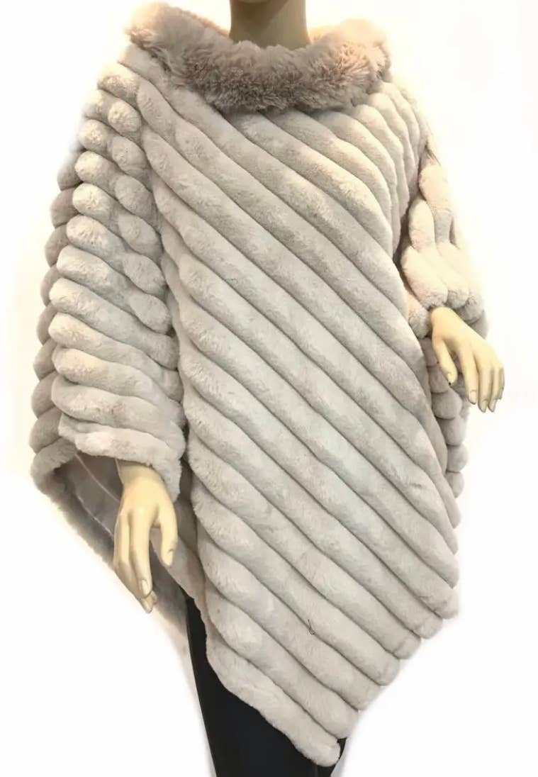 LOOWIE - Wholesale Poncho - Women's - 068 Luxurious Green Faux Fur Ribbed Poncho with Plush Collar7