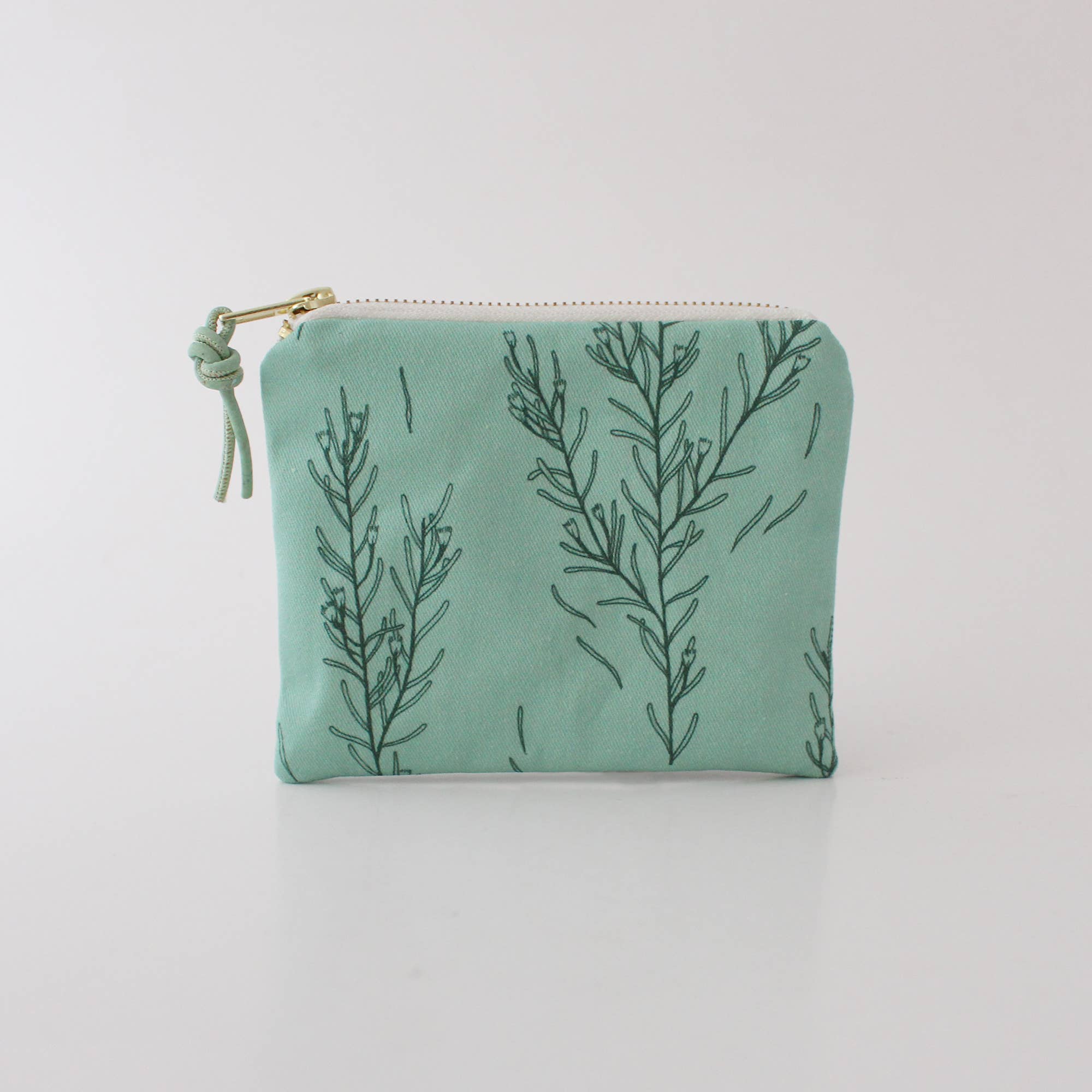 The Blue Rabbit House - Wholesale Makeup/Cosmetic Bag - Floral/Waxflower Pattern | Zipper Pouch | Cosmetic Bag2