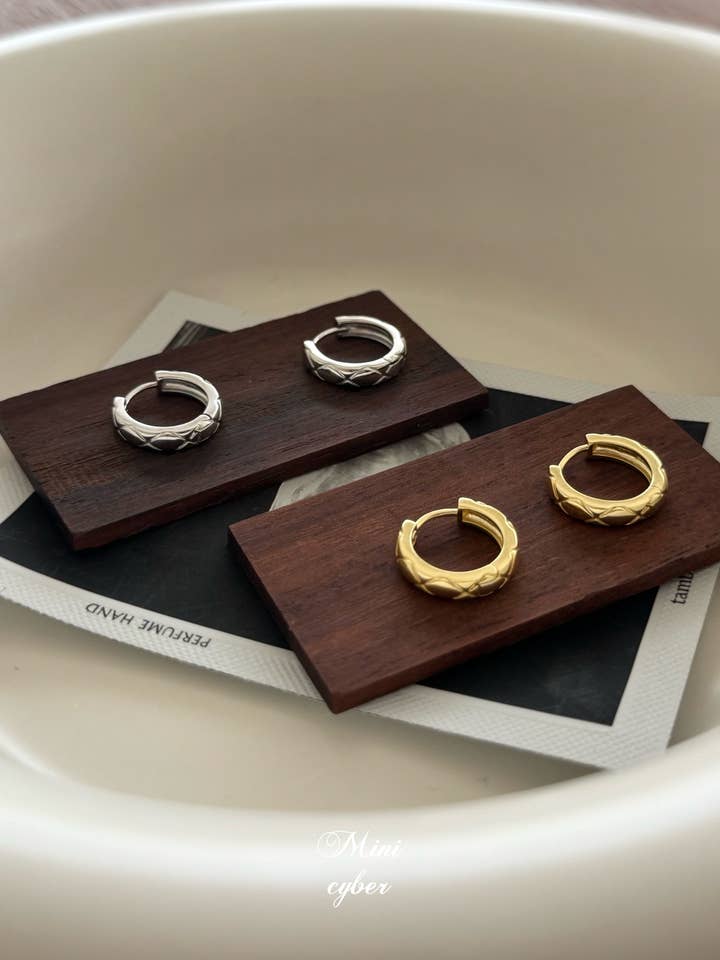 Bicolor Rhombus Pattern Hoops for wholesale by MINICYBER STUDIO