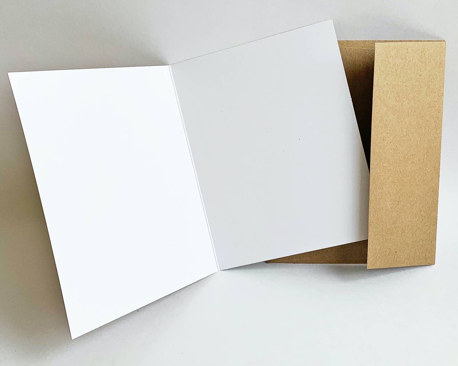 Tamara Phillips Art - Wholesale Everyday Greeting Card - Yellow Bee Card1