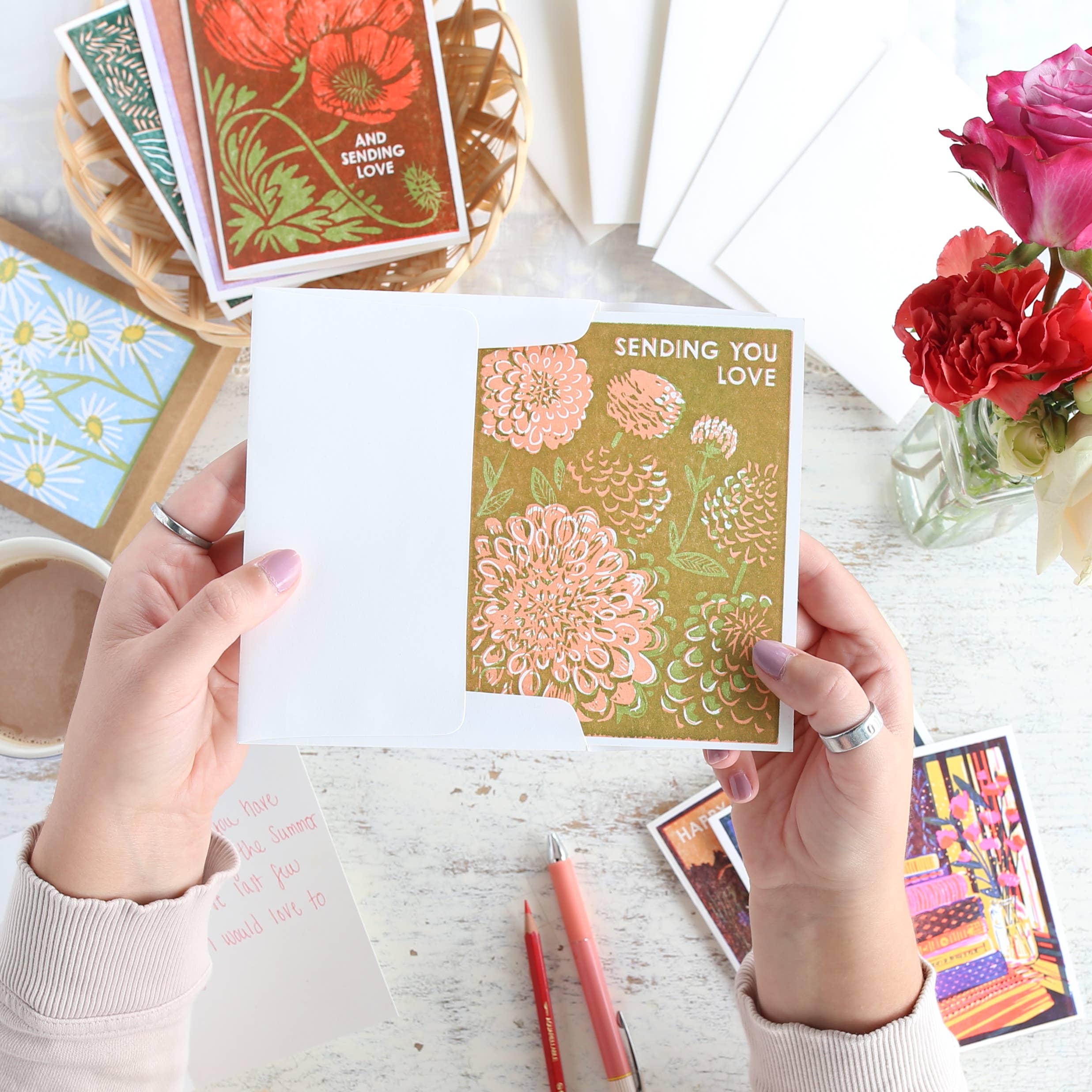 Heartell Press – Großhandel Freundschaftskarten – Sending Love (Dahlias) Freundschaftskarte1