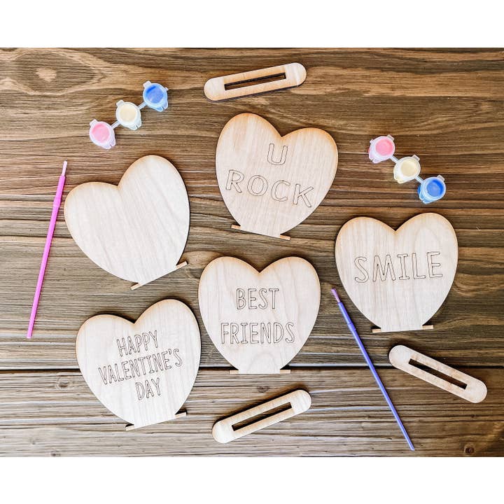 Set mit 12 herzförmigen Farben zum Selbermachen, zum Basteln im Winter, Valentinstag, Kinderparty, personalisierbar, Klassenzimmer-Set für den Großhandel von Hudson Valley Makers Co.