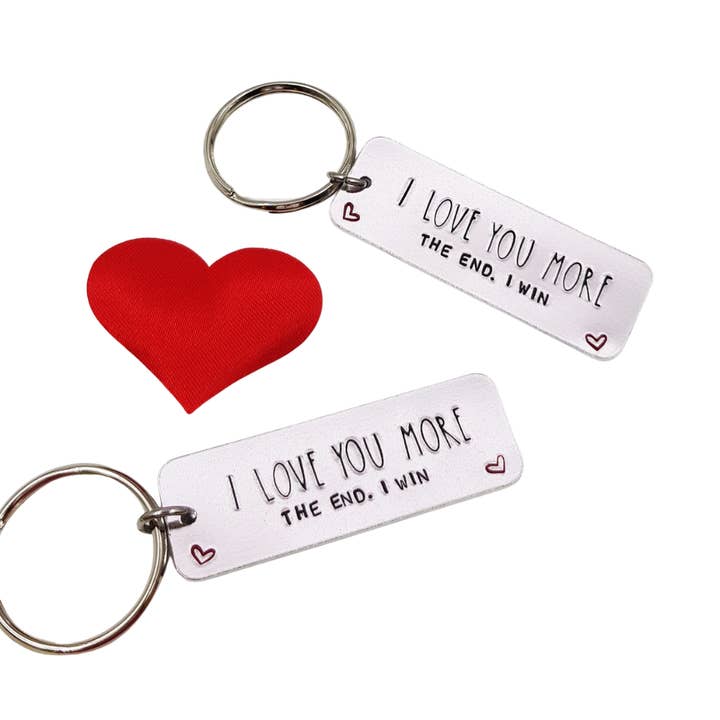 Porte-clés Love You More pour la vente par Stamped With Love