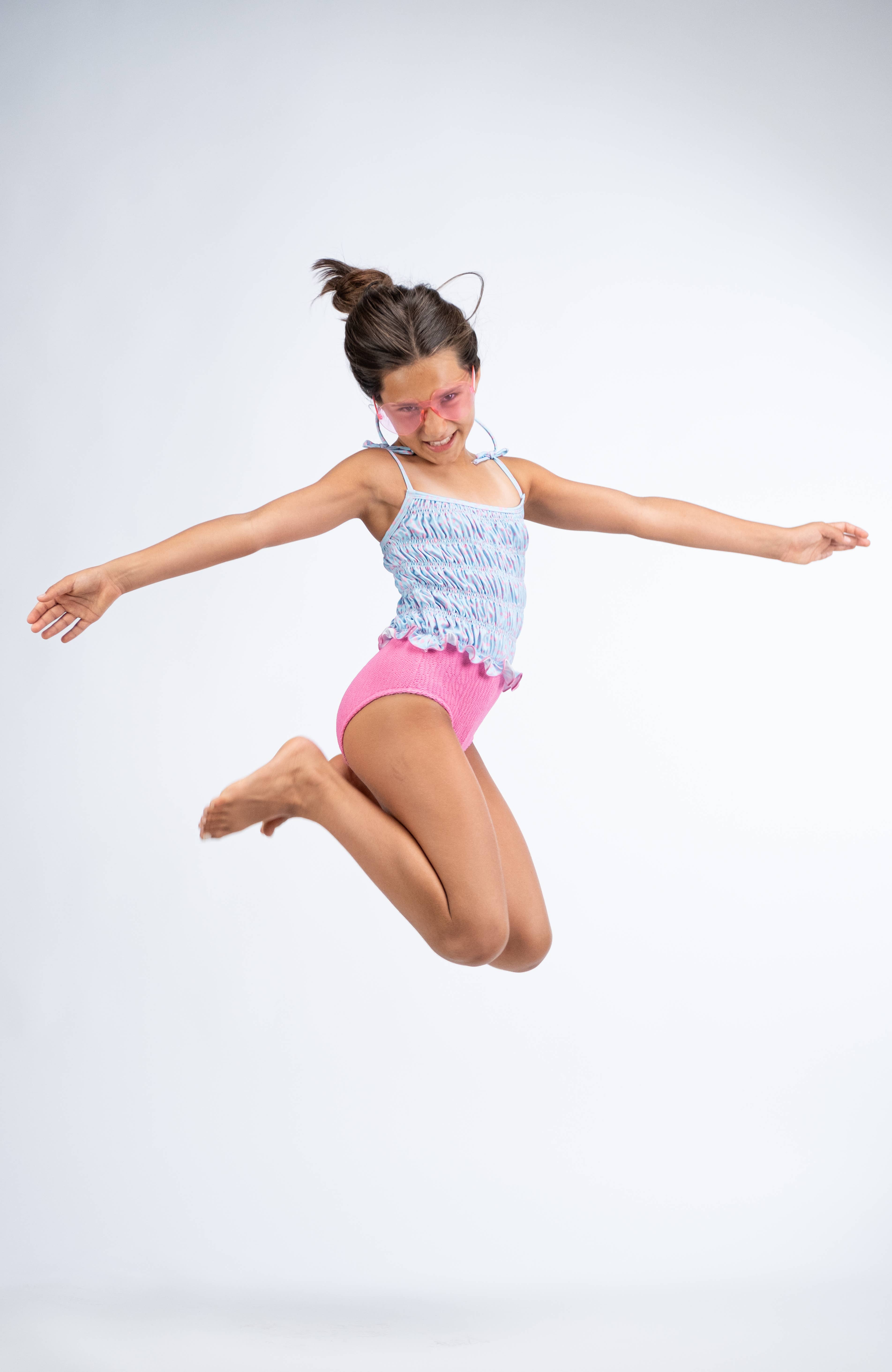 Paperboat – Engroshandel Badedragt - Børn – Badedragt til piger med lyserøde prikker og flæser2