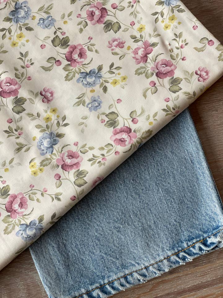 Weiche Baumwollpopeline - Druck Louise - Elfenbein für den Großhandel von Atelier 27