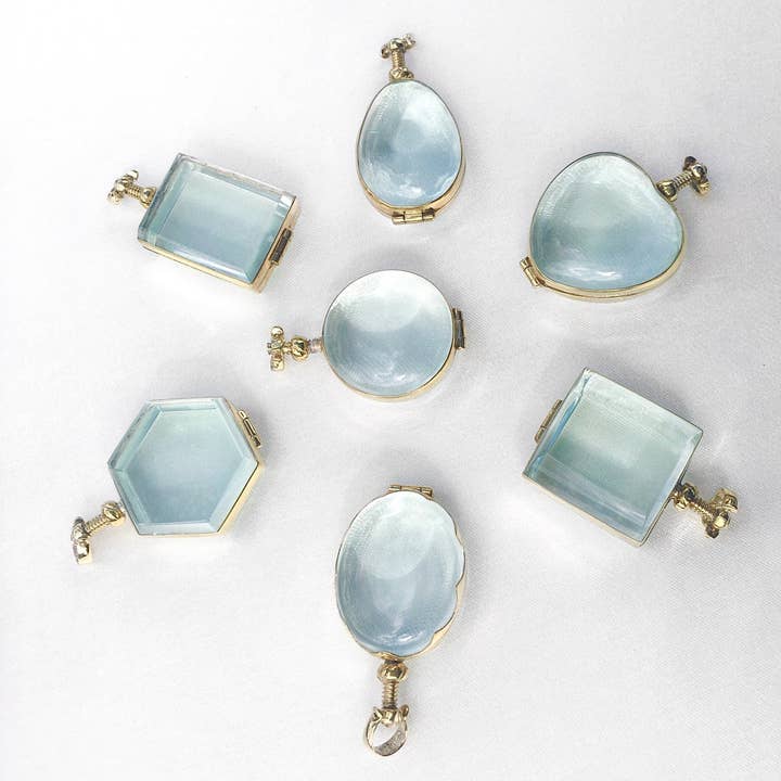 Mon Bijoux - Wholesale Locket necklace - Small Size Gold Plated Deep Lockets 3